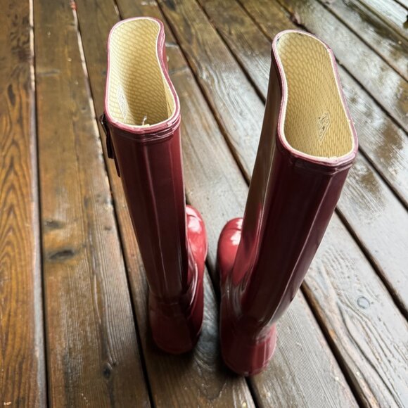 Hunter Original Tall Gloss Casual Rain Boots, Fall Red, in Women's 7 - Picture 6 of 12